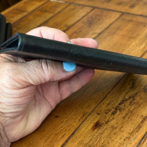 New Kenneth Cole Black Leather Checkbook cover wallet - Picture 6 of 6